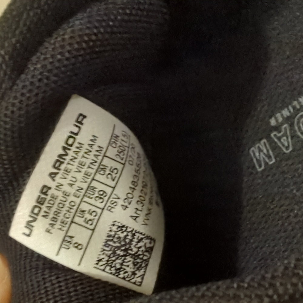Sz.8 Under Armour Charged Assert All Black Sneakers - Picture 11 of 14